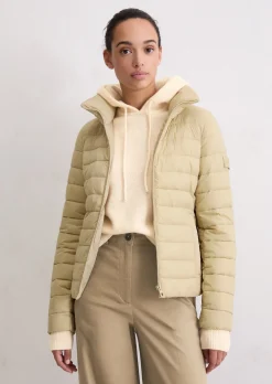 Leichte Steppjacke fitted mit recycelten Materialien