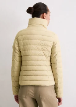Leichte Steppjacke fitted mit recycelten Materialien