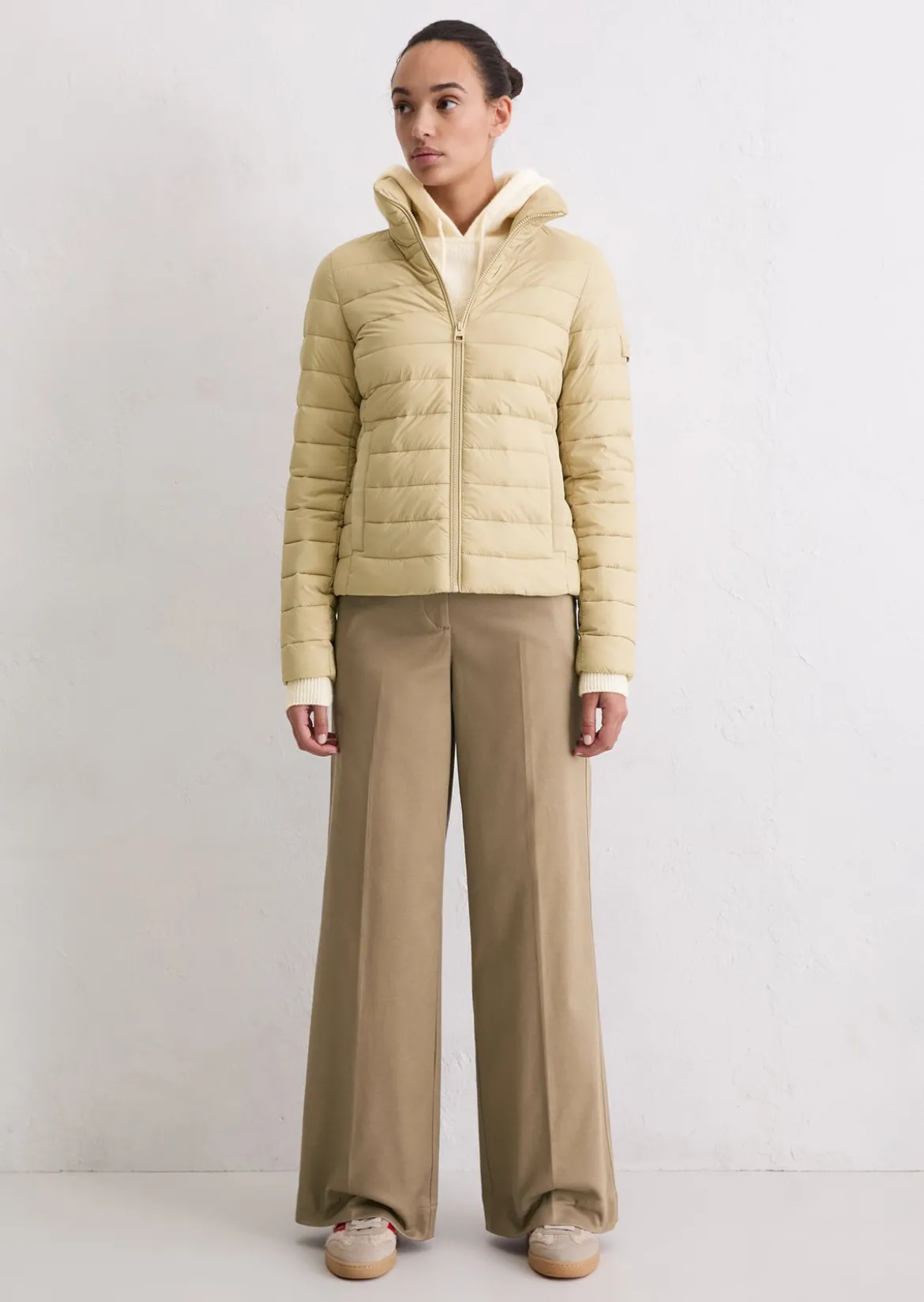 Leichte Steppjacke fitted mit recycelten Materialien