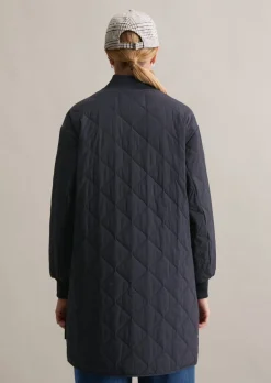Leichter Steppmantel relaxed aus recyceltem Nylon