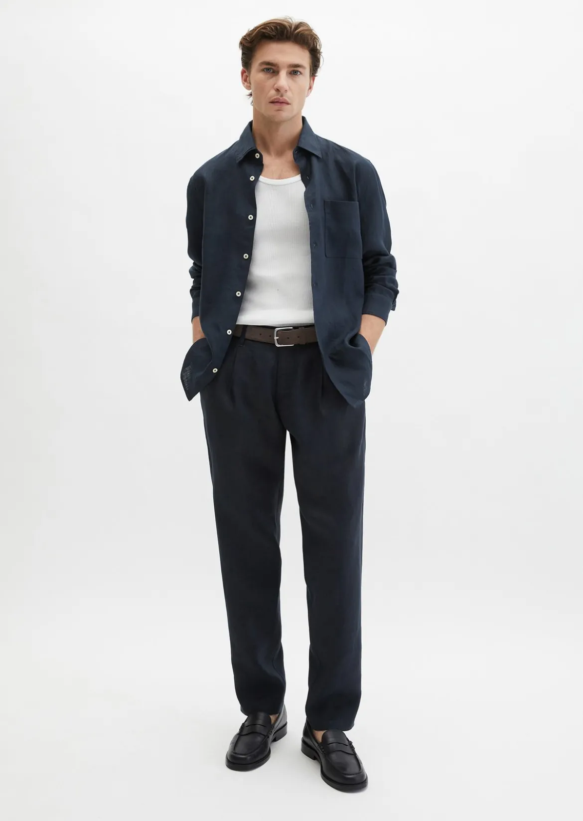 Leinenhose Model Osby Jogger pleats mit elastischem Bund