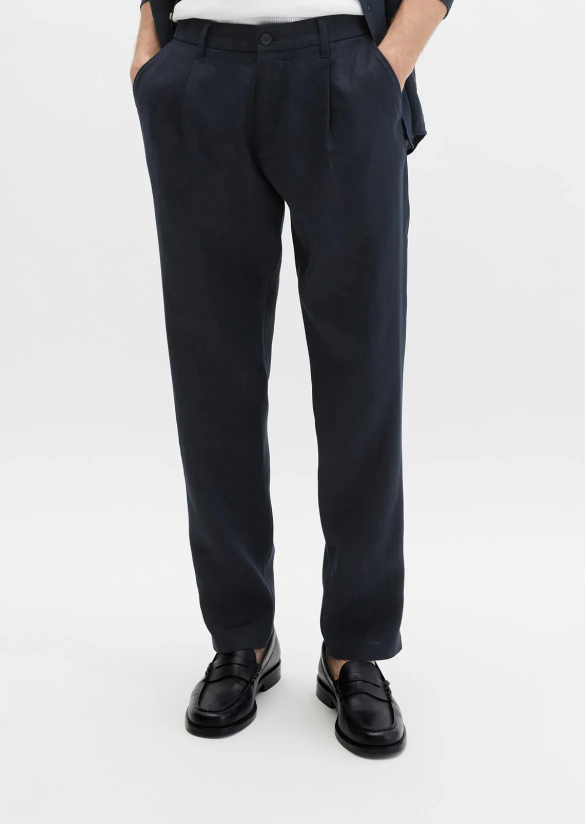 Leinenhose Model Osby Jogger pleats mit elastischem Bund