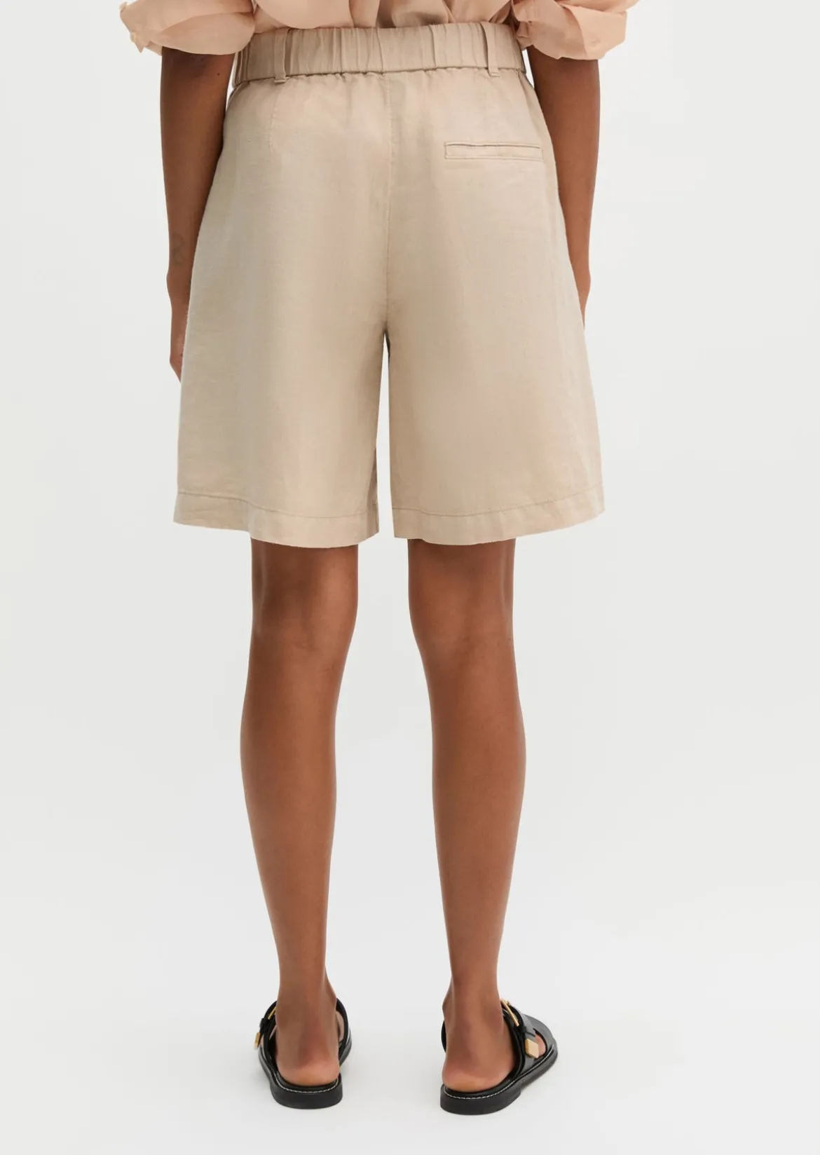 Leinenshorts relaxed mit elastischem Bund