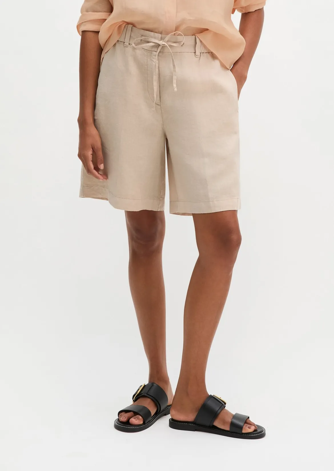 Leinenshorts relaxed mit elastischem Bund
