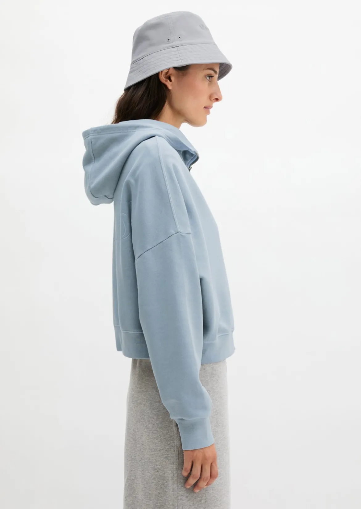 Logo-Hoodie-Sweatjacke relaxed mit recycelter Baumwolle