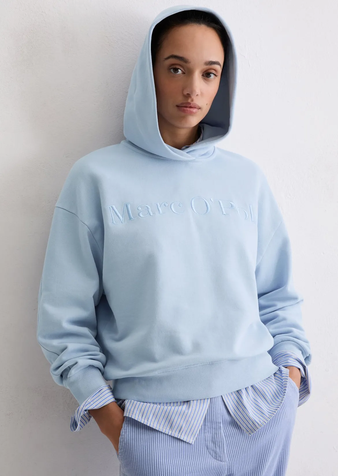 Logo-Kapuzensweatshirt relaxed aus Organic Cotton