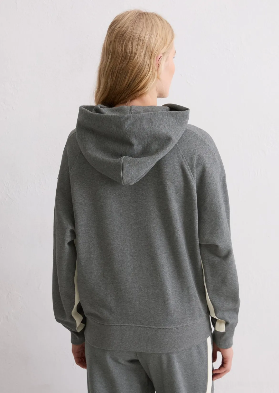 Logo-Kapuzensweatshirt relaxed aus Organic Cotton