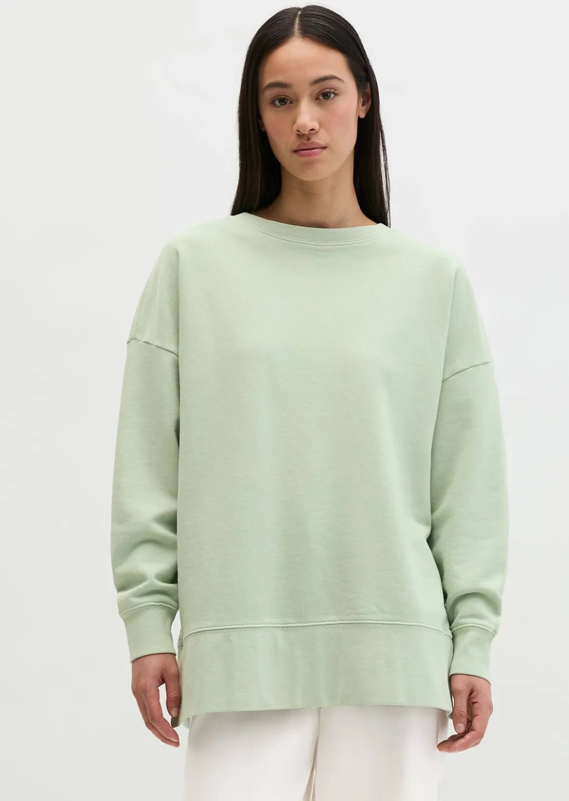Logo-Sweatshirt loose mit recycelter Baumwolle