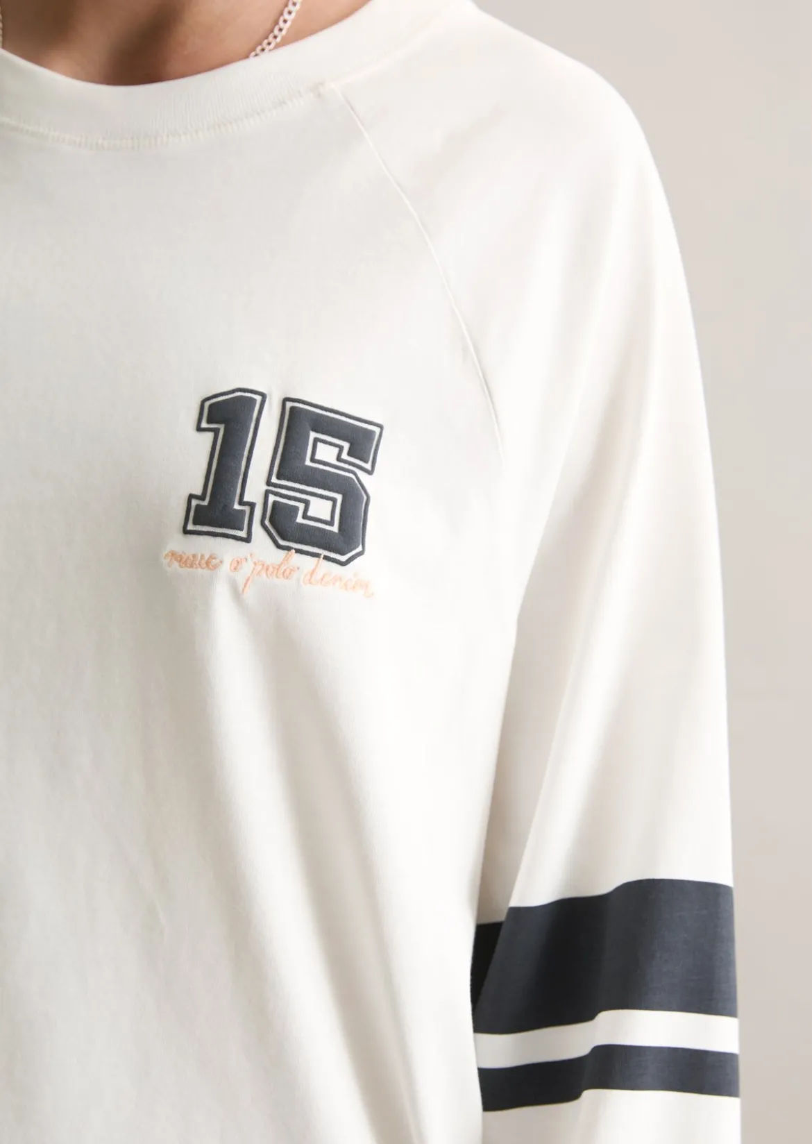 Longsleeve im College-Stil relaxed mit Streifen-Prints am Ärmel