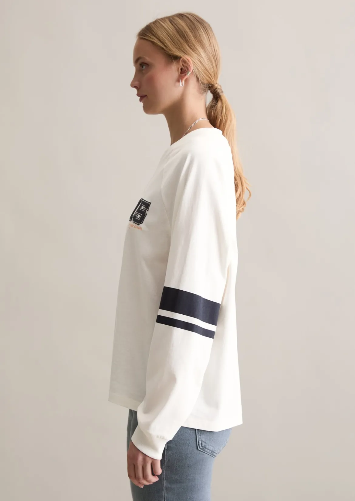 Longsleeve im College-Stil relaxed mit Streifen-Prints am Ärmel