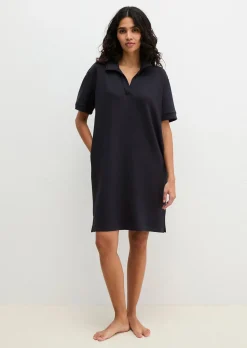 Lounge-Polokleid aus weichem Materialmix
