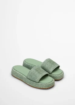 Plateau-Slides Model Larissa in Bastoptik
