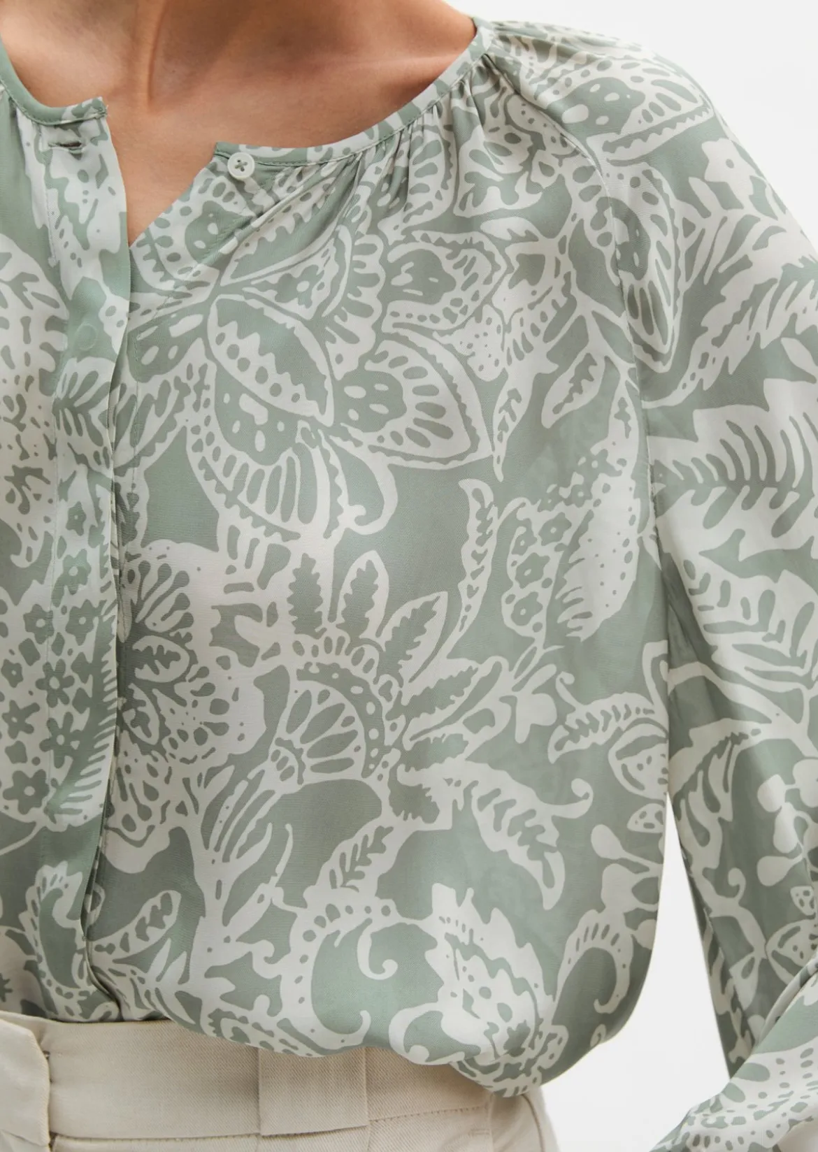 Print-Bluse loose aus leichtem Viskose-Twill