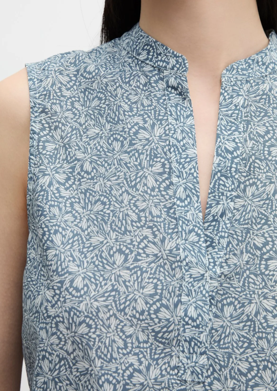 Ärmellose Bluse loose aus bedrucktem Baumwoll-Voile