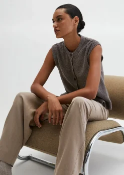 Ärmellose Strickweste regular aus Bouclé-Garn