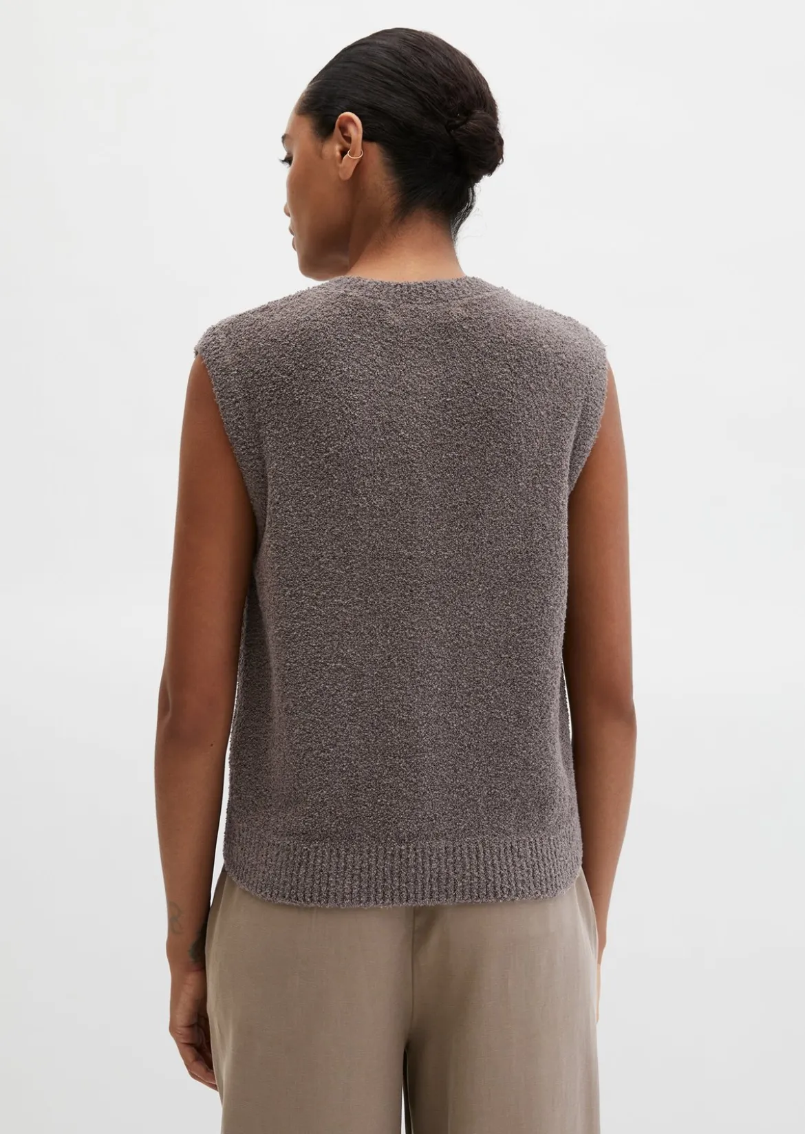 Ärmellose Strickweste regular aus Bouclé-Garn