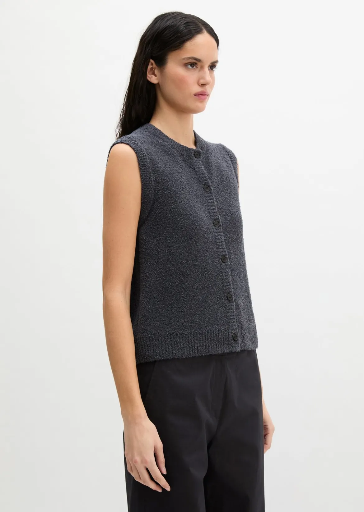 Ärmellose Strickweste regular aus Bouclé-Garn