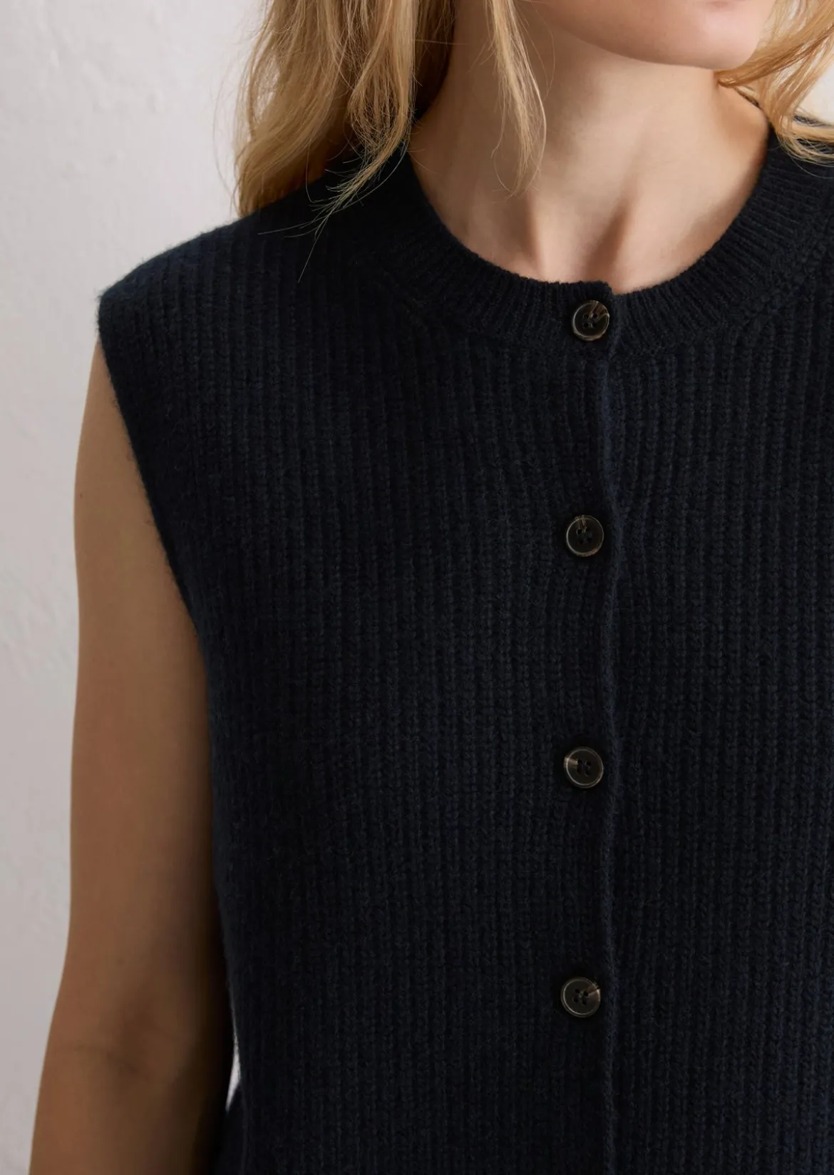 Ärmellose Strickweste slim aus weichem Merinowolle-Mix