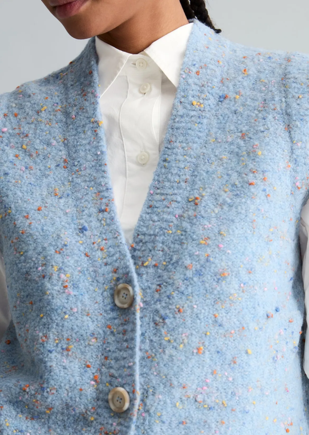 Ärmelloser Bouclé-Cardigan regular aus Schurwolle-Viskose-Mix