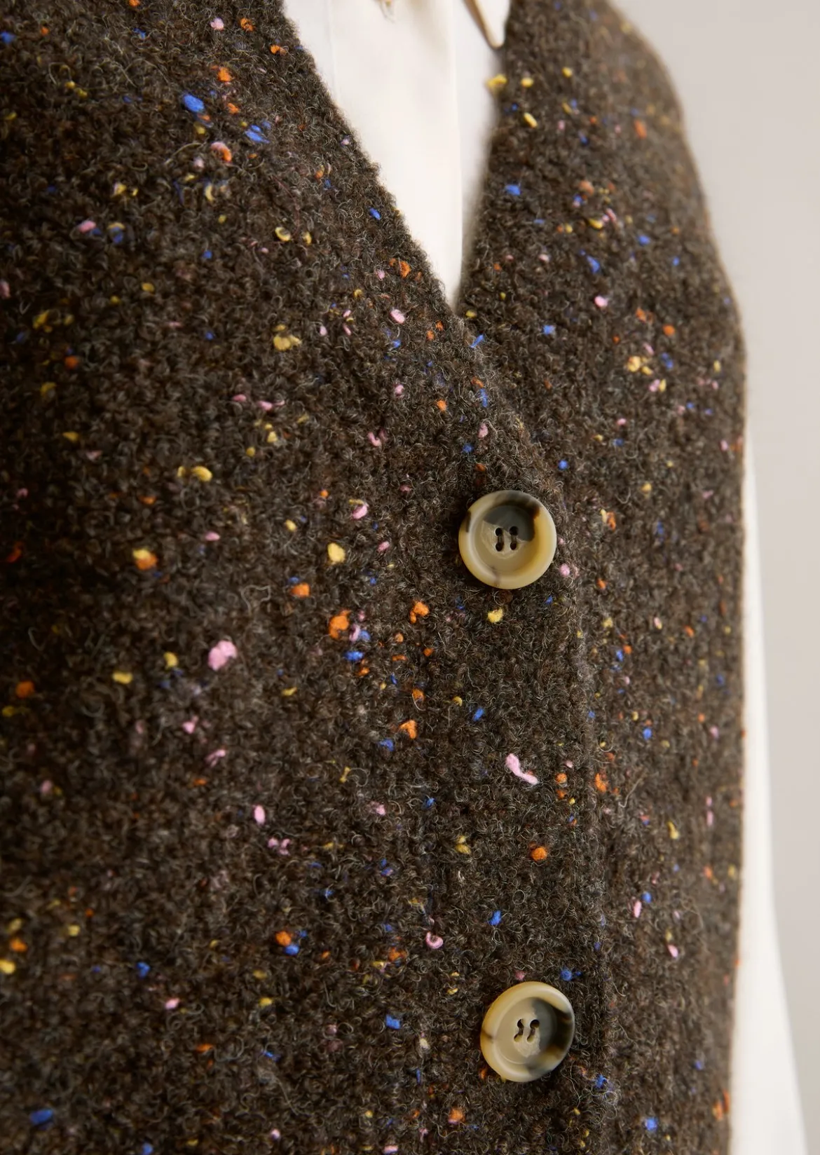 Ärmelloser Bouclé-Cardigan regular aus Schurwolle-Viskose-Mix