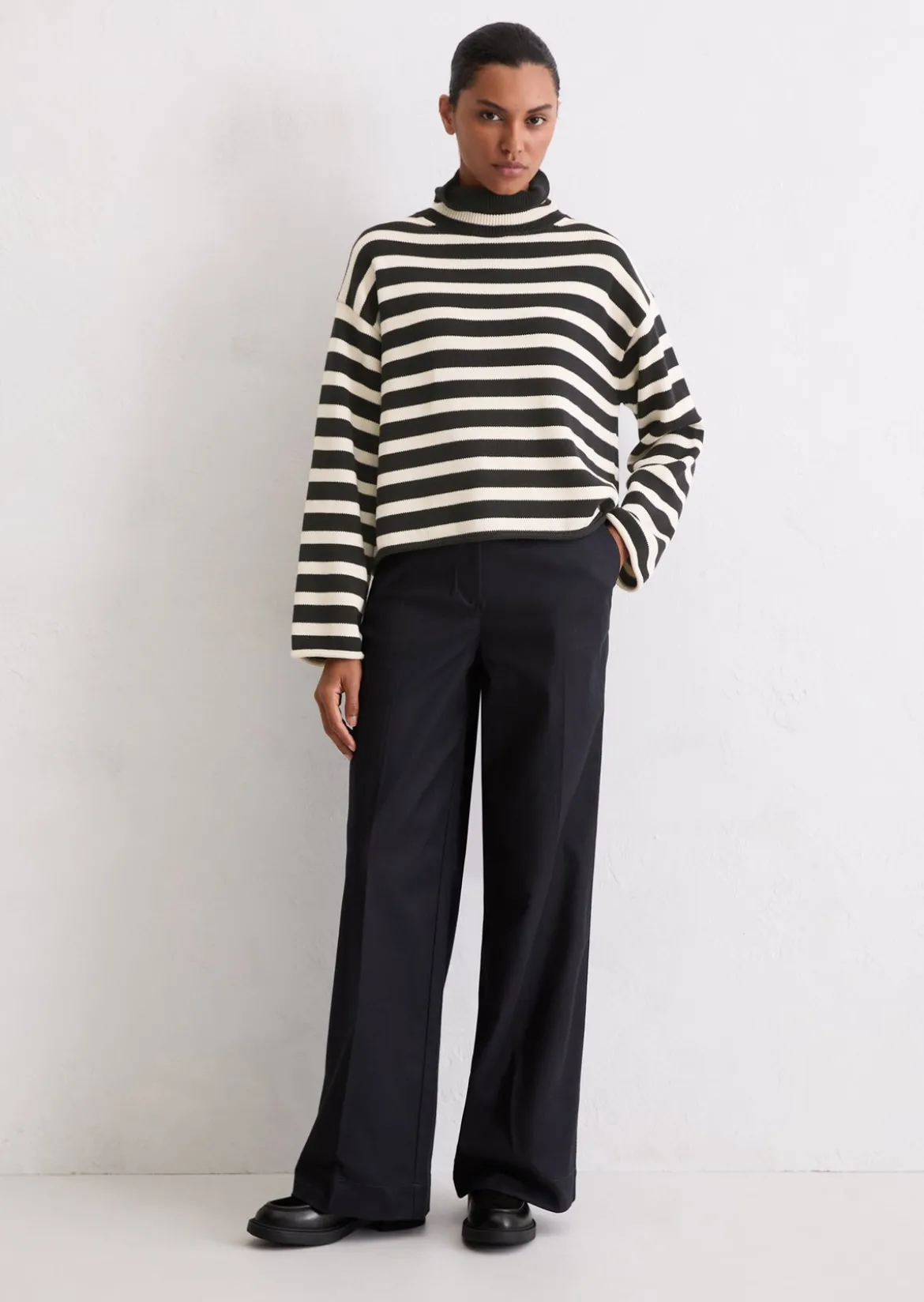 Rollkragenpullover regular aus Heavy Weight Cotton