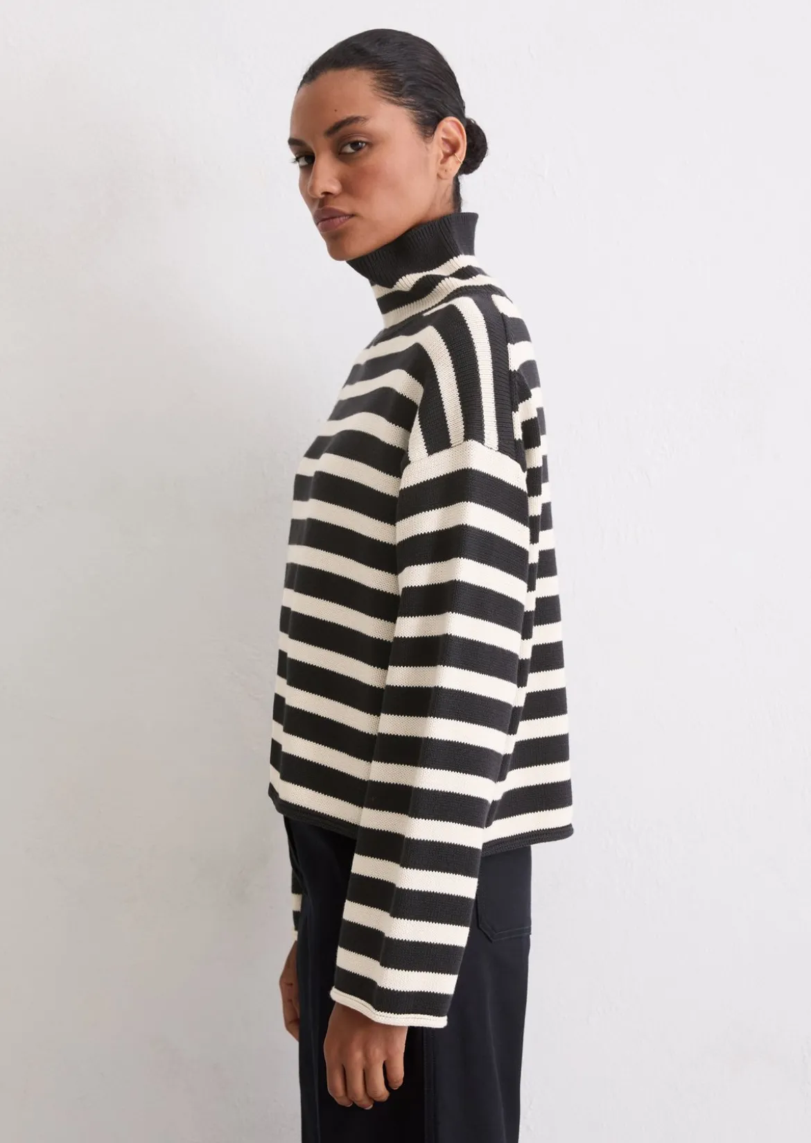 Rollkragenpullover regular aus Heavy Weight Cotton
