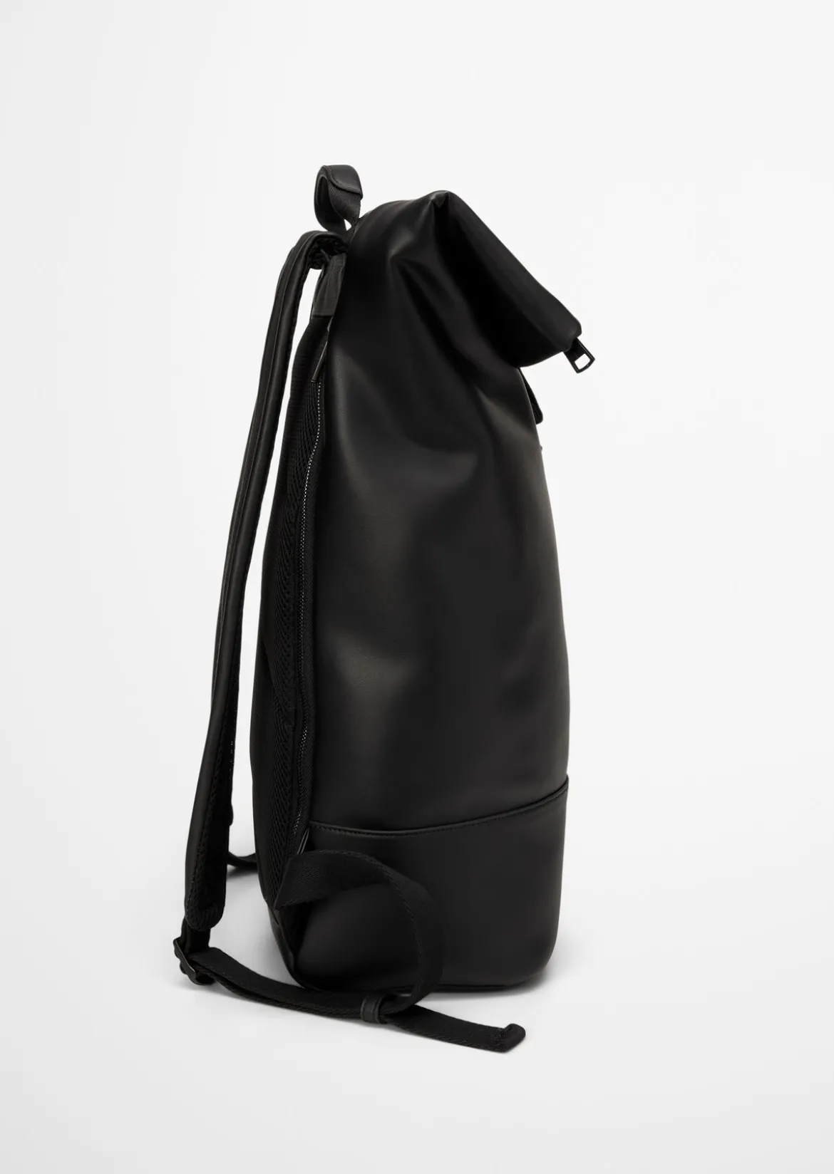 Rucksack aus einer Lederalternative aus recyceltem Polyester