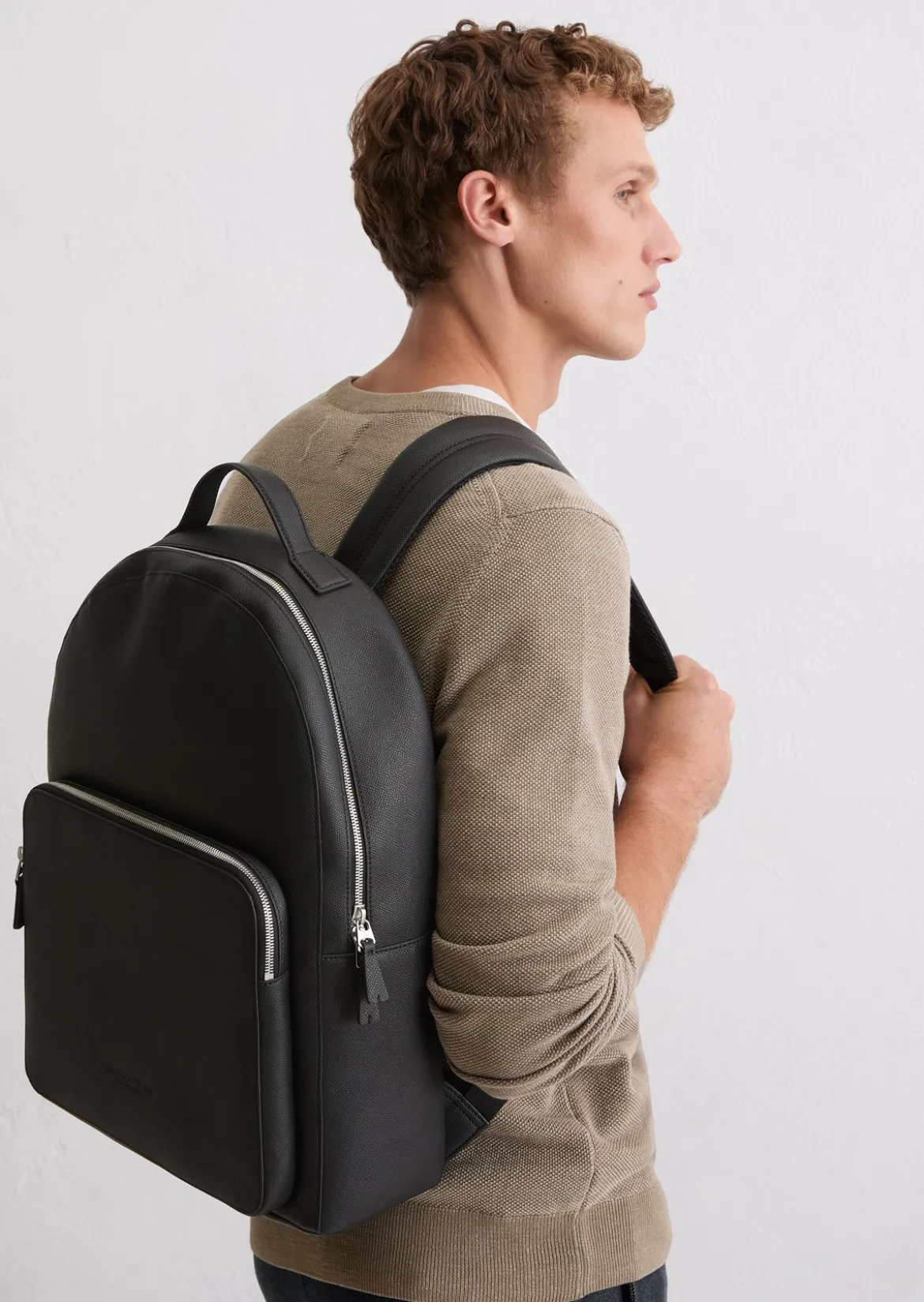 Rucksack aus einer Lederalternative aus recyceltem Polyester