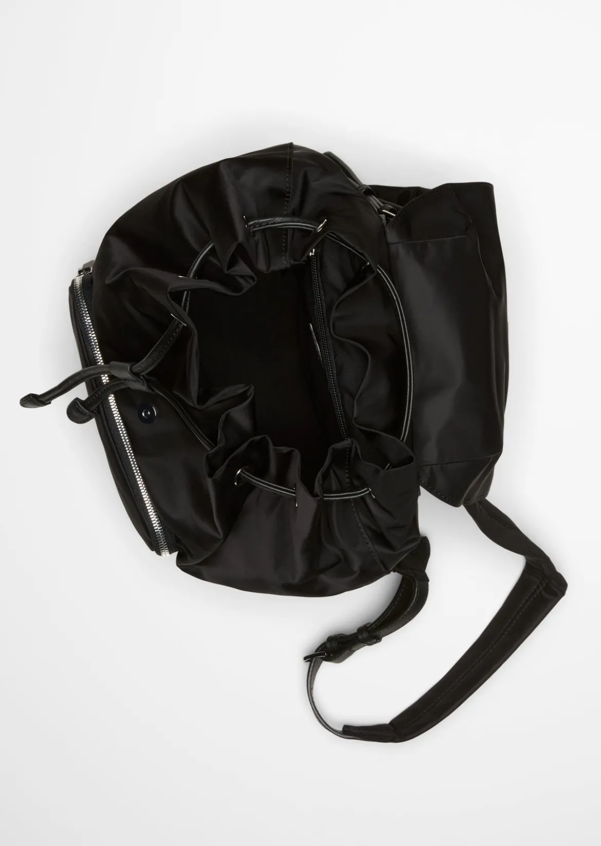 Rucksack medium aus recyceltem Material