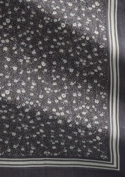 Schal mit Allover-Print mit TENCEL™ Lyocell