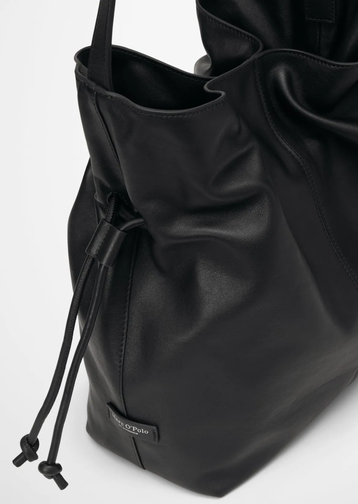 Schultertasche Model Sienna aus weichem Rindleder