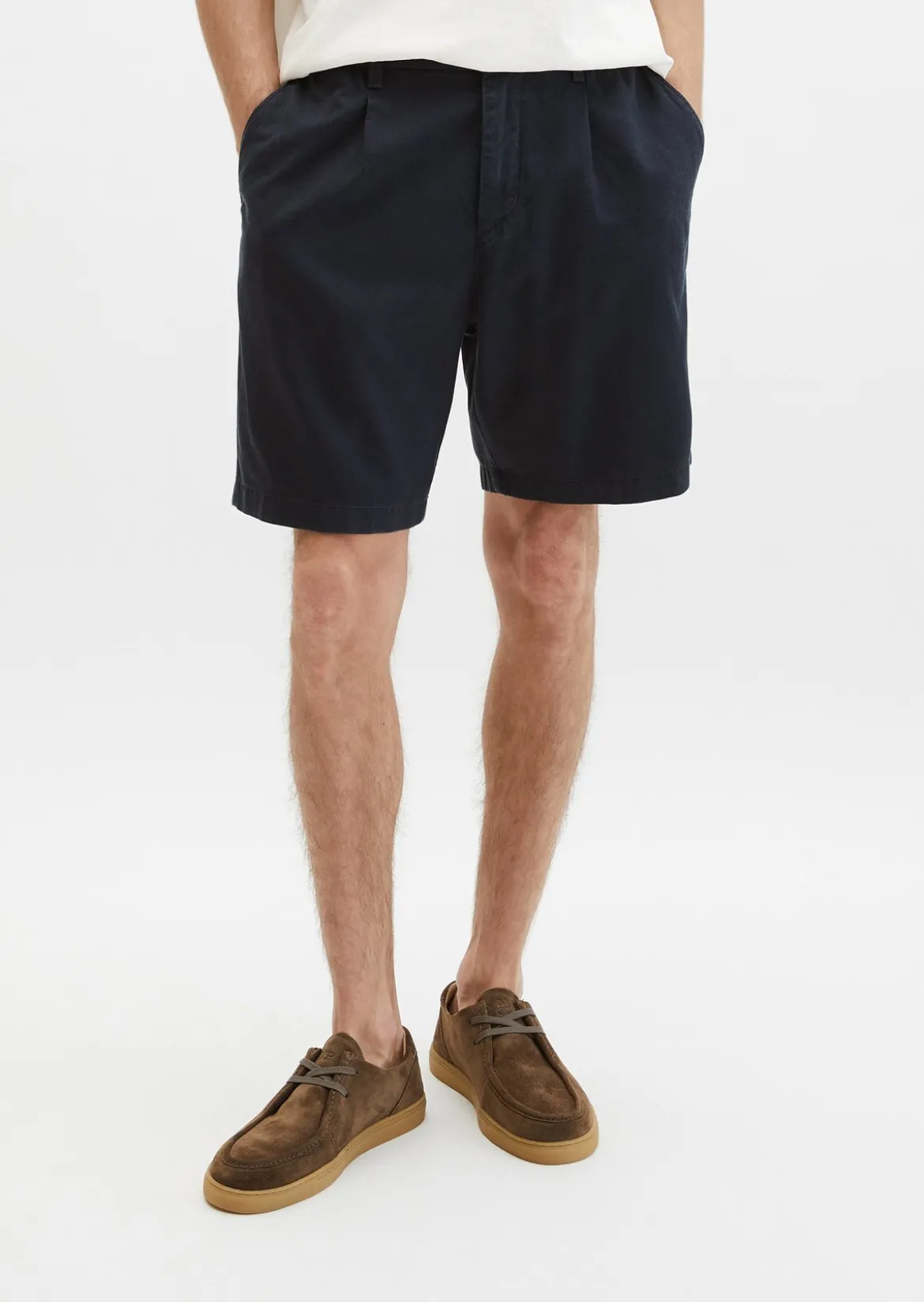 Shorts Model Eksjö Jogger pleats relaxed aus TENCEL™ Lyocell -Leinen-Mix
