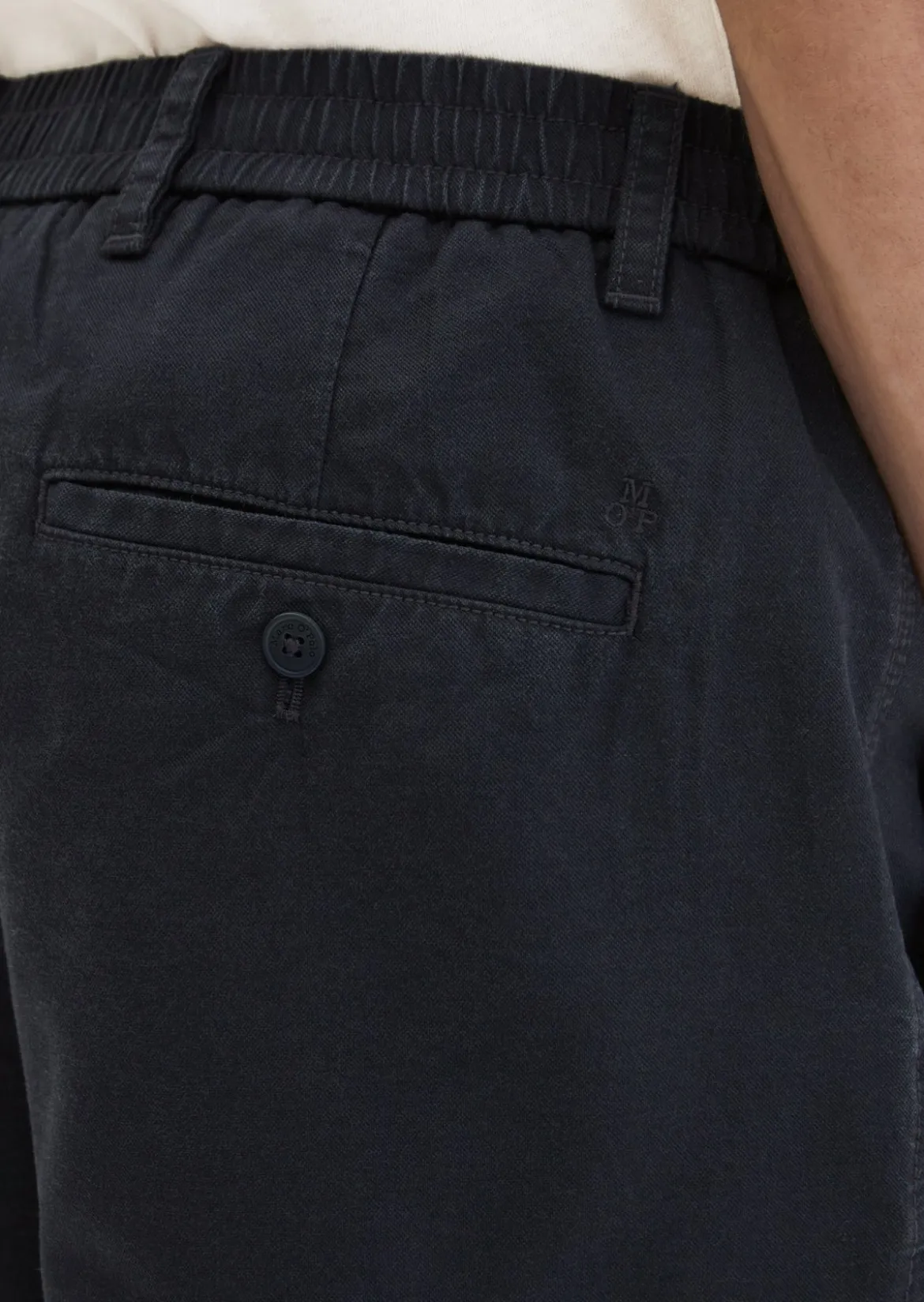 Shorts Model Eksjö Jogger pleats relaxed aus TENCEL™ Lyocell -Leinen-Mix