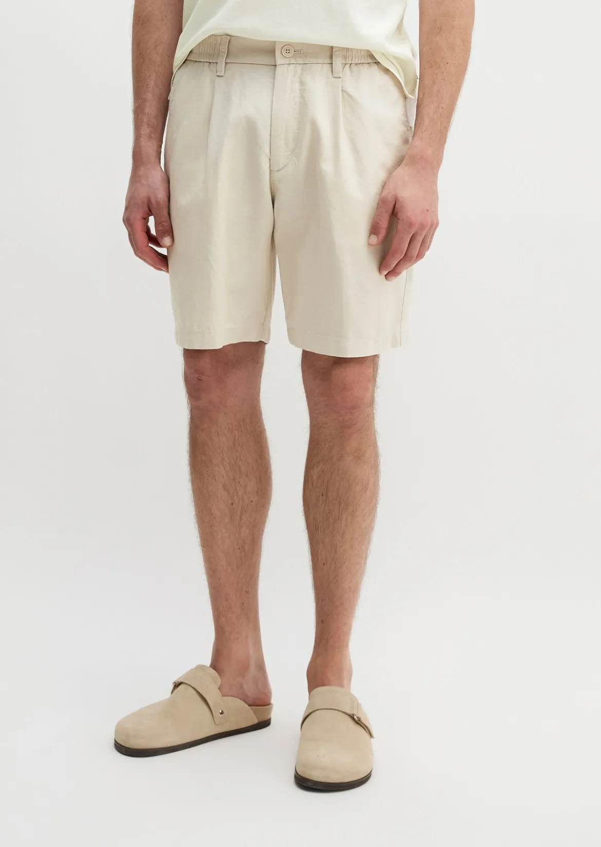 Shorts Model Eksjö Jogger pleats relaxed aus TENCEL™ Lyocell -Leinen-Mix