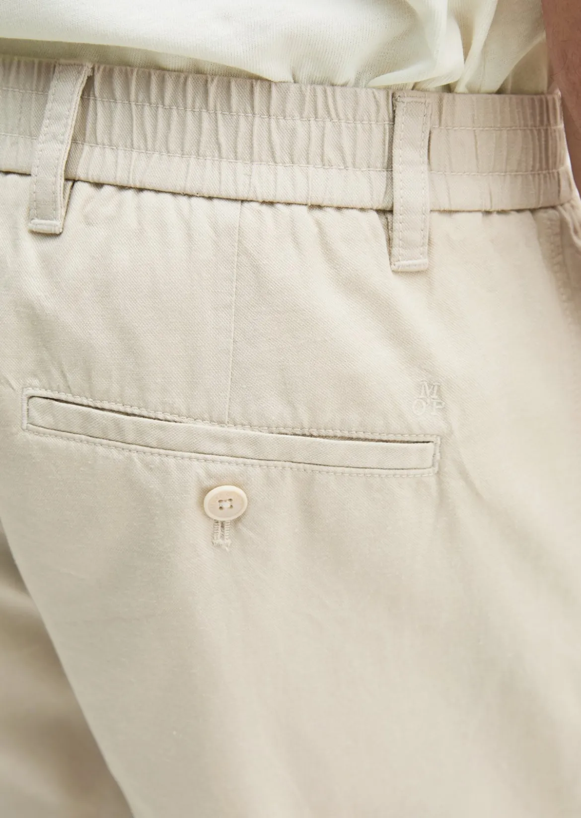 Shorts Model Eksjö Jogger pleats relaxed aus TENCEL™ Lyocell -Leinen-Mix
