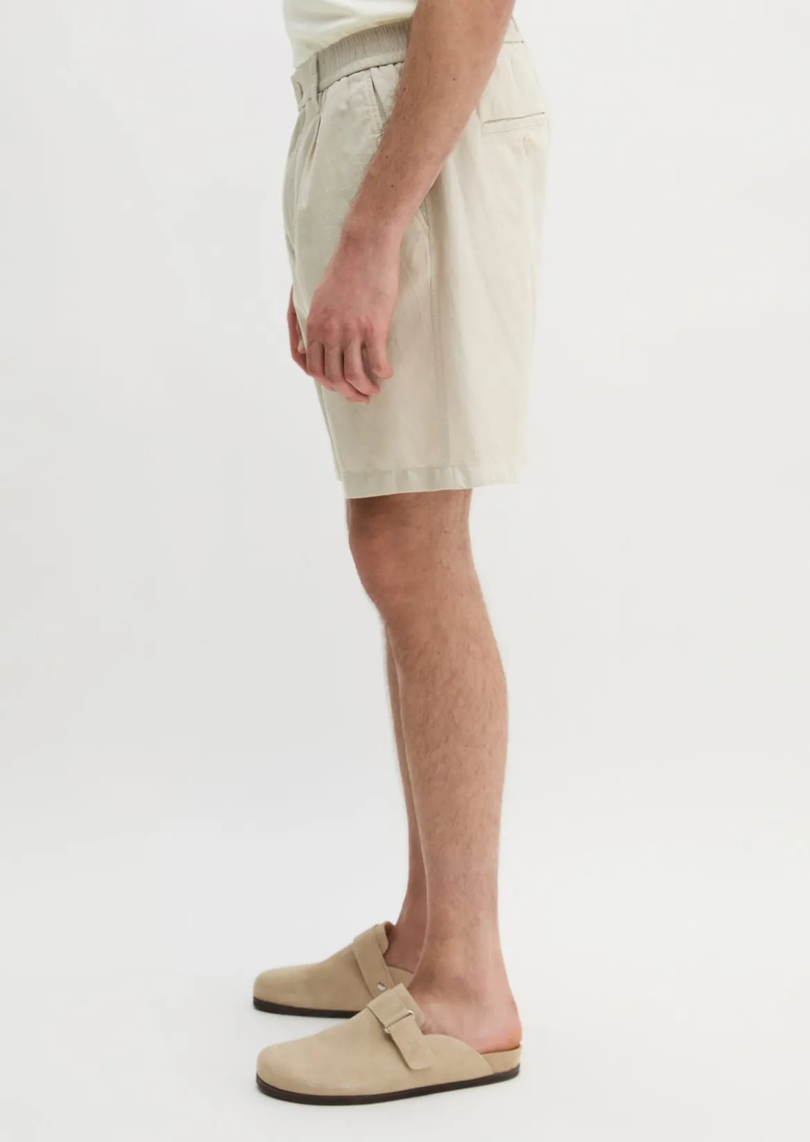 Shorts Model Eksjö Jogger pleats relaxed aus TENCEL™ Lyocell -Leinen-Mix
