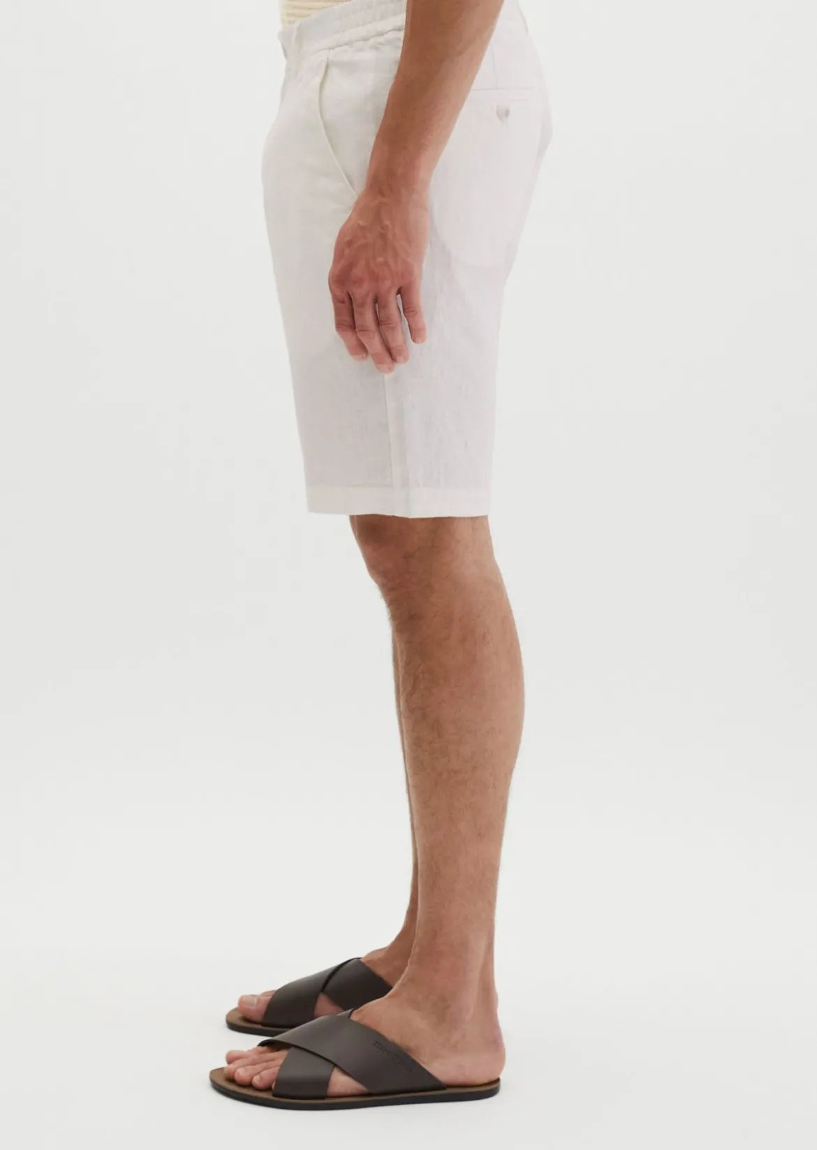 Shorts Model Reso Jogger regular aus europäischem Leinen