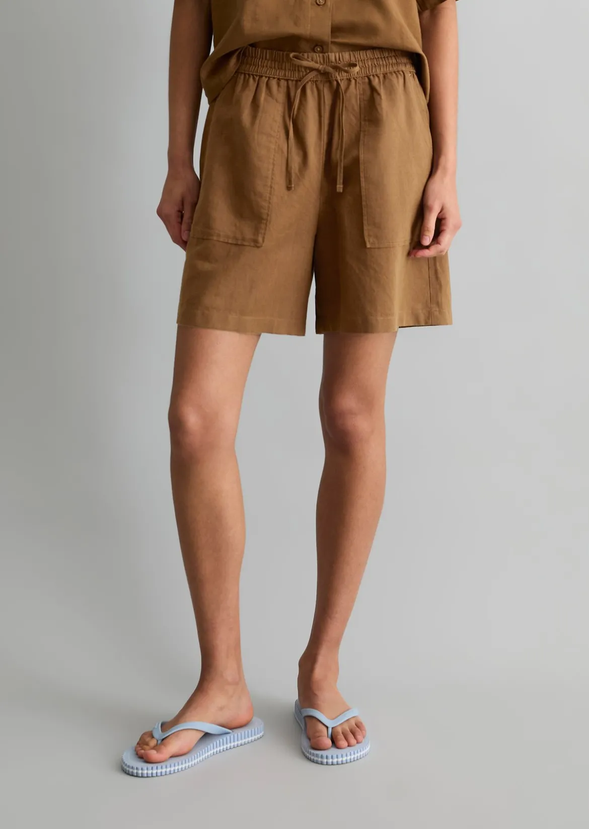 Shorts regular aus Leinen-Baumwolle-Mix