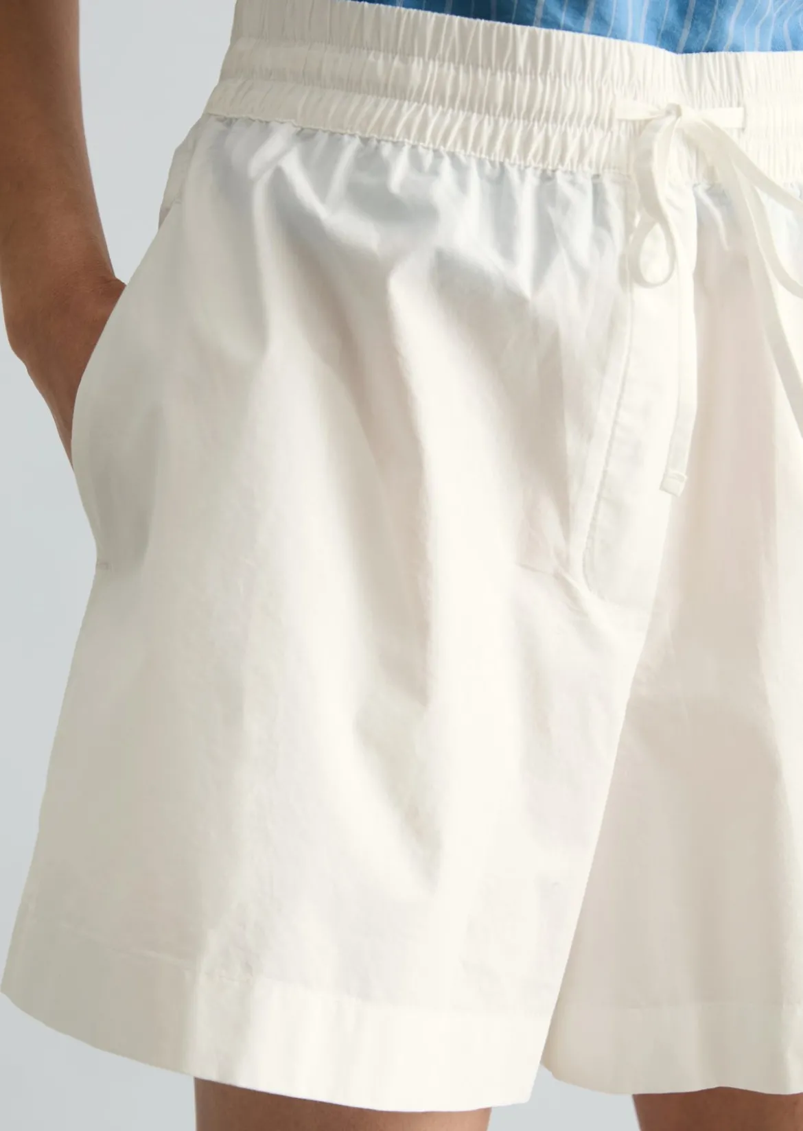 Shorts relaxed aus Papertouch-Popeline