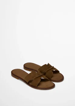 Slide Model Babette mit modernen Cut-Outs