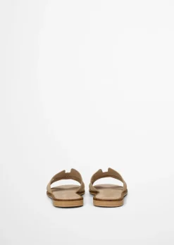 Slide Model Babette mit modernen Cut-Outs