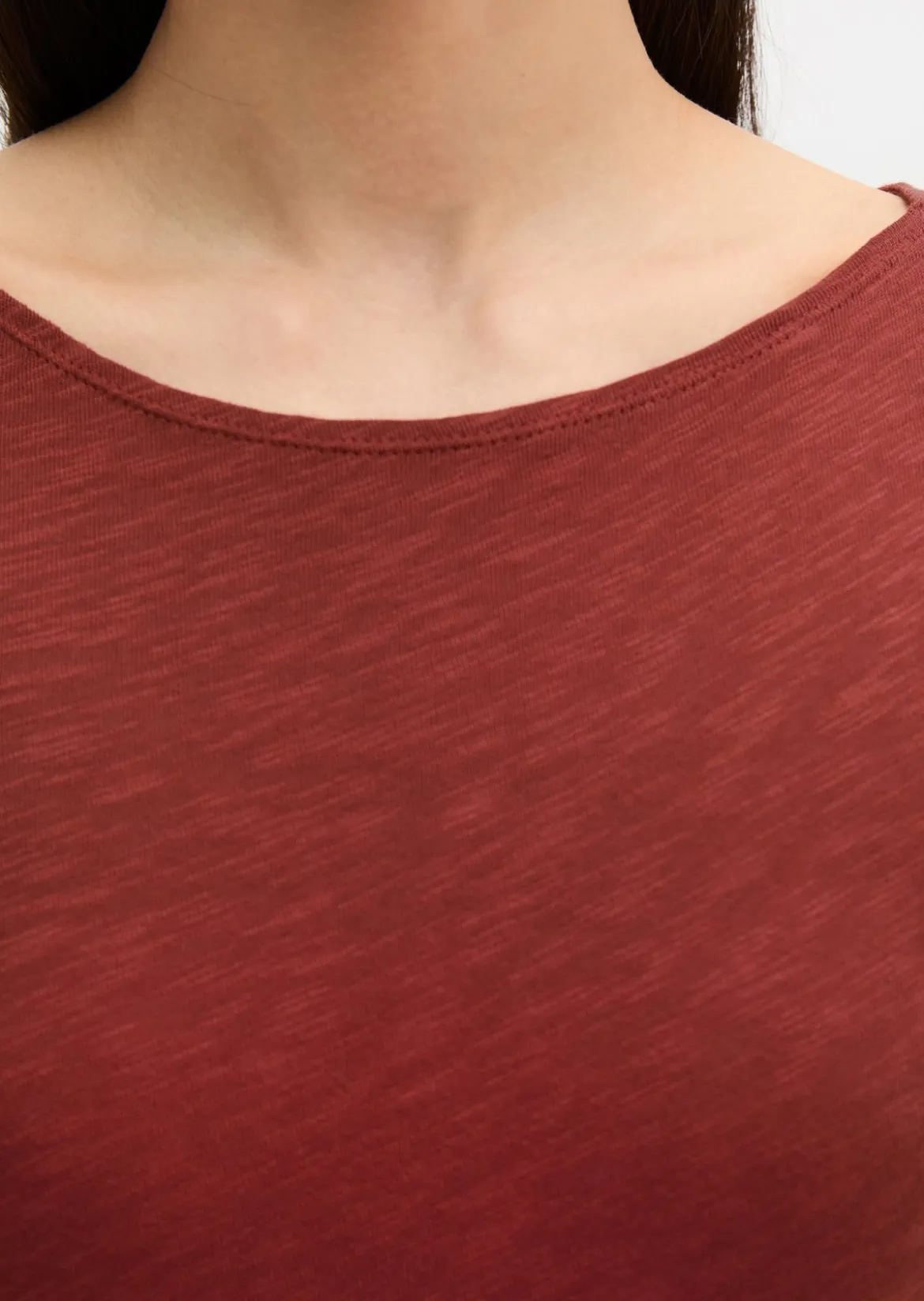 Slub-Jersey-T-Shirt regular mit U-Boot-Ausschnitt