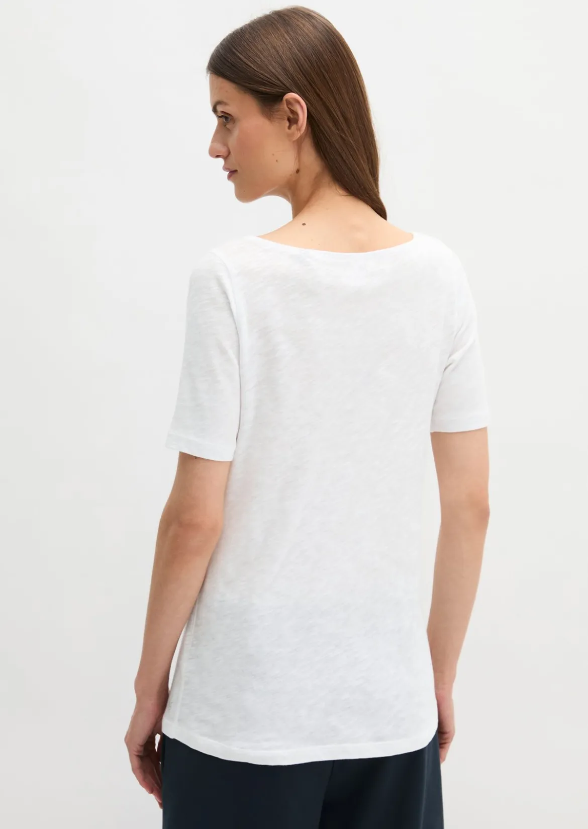 Slub-Jersey-T-Shirt regular mit U-Boot-Ausschnitt