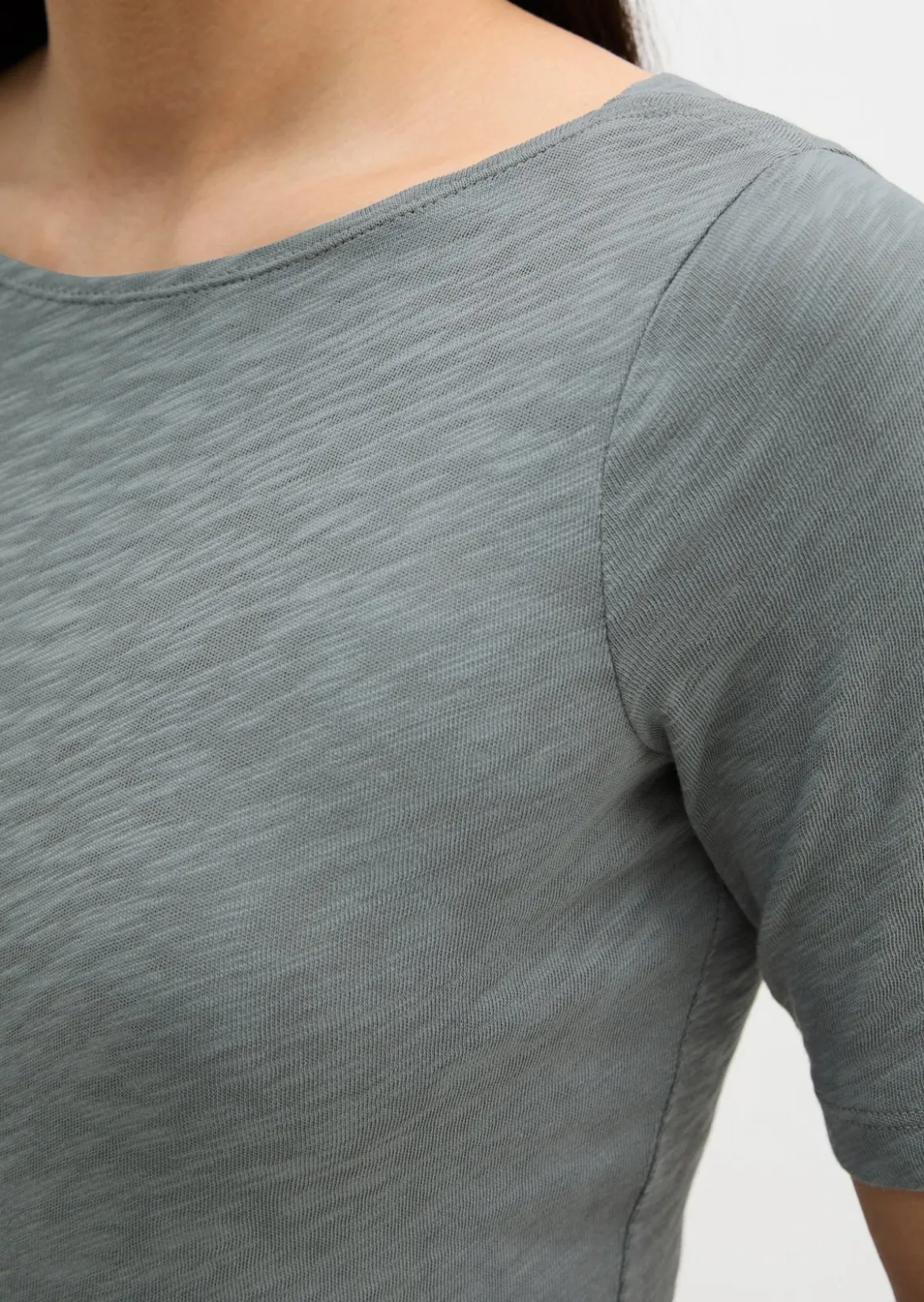 Slub-Jersey-T-Shirt regular mit U-Boot-Ausschnitt