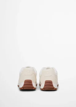 Sneaker Model Bella aus softem Veloursleder