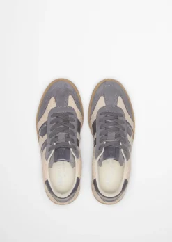 Sneaker Model Court aus Leder und Teddyfell