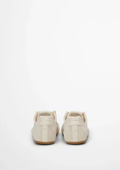 Sneaker Model Lola aus leichtem Material-Mix
