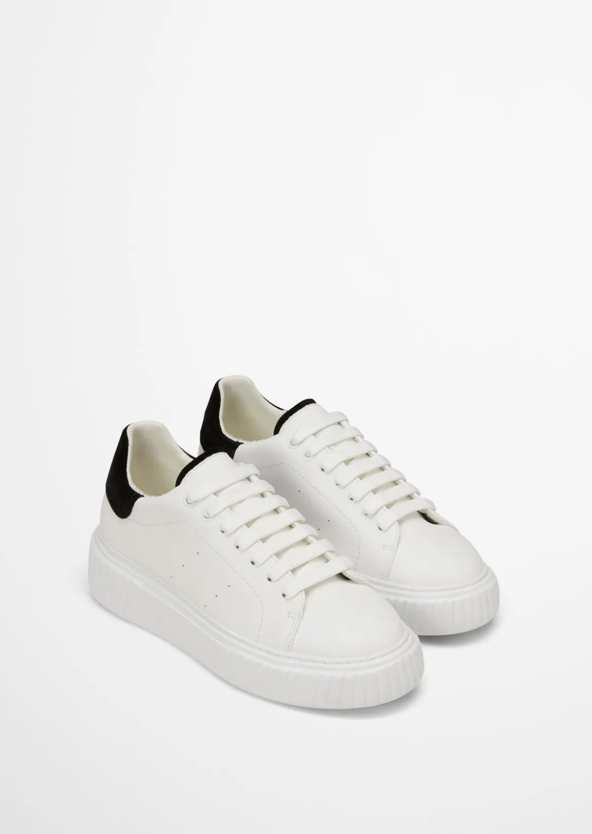 Sneaker Model Svea aus softem Rindleder