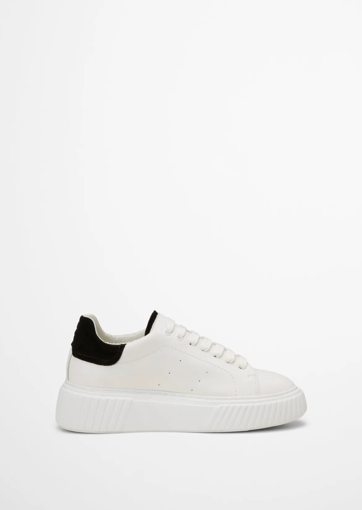 Sneaker Model Svea aus softem Rindleder