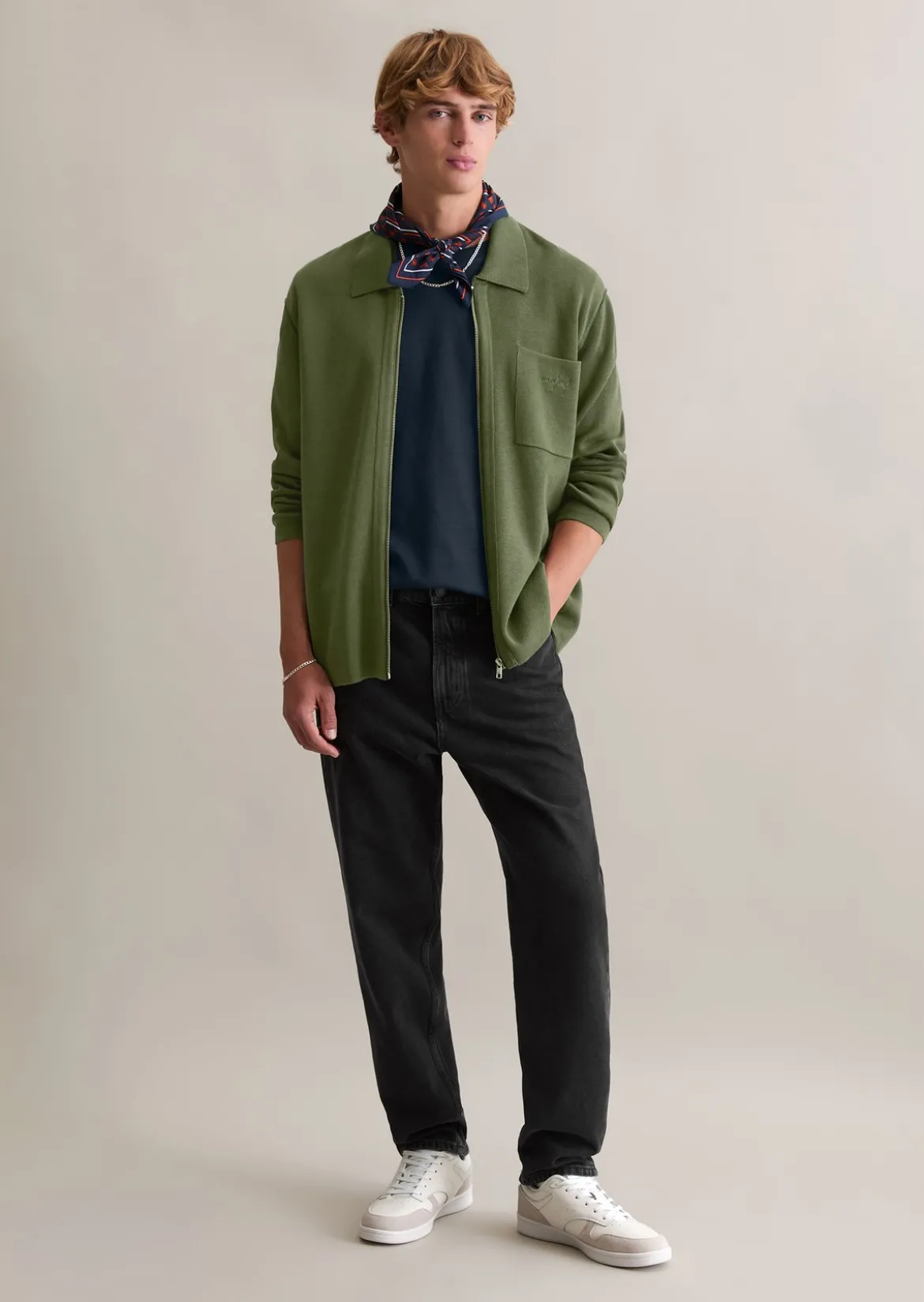 Strickjacke loose mit Reißverschluss und Polokragen